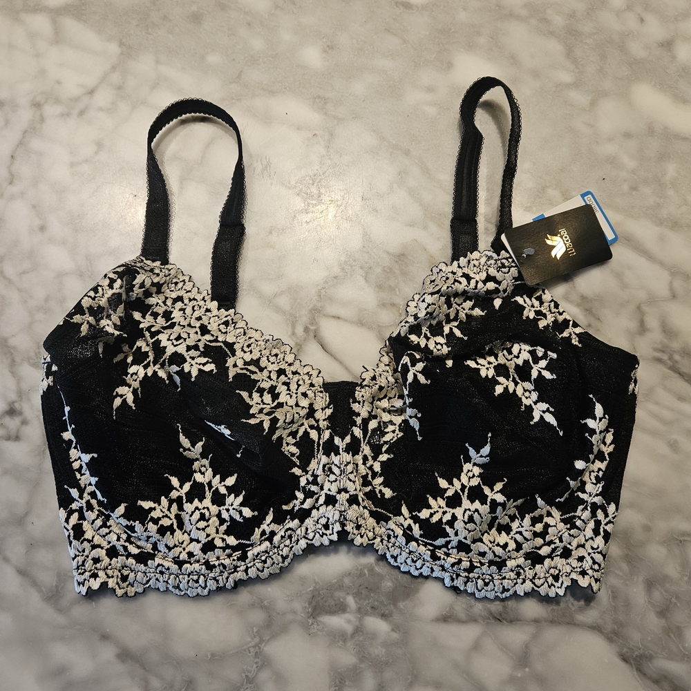 Wacoal Black and White Lace Underwire Bra